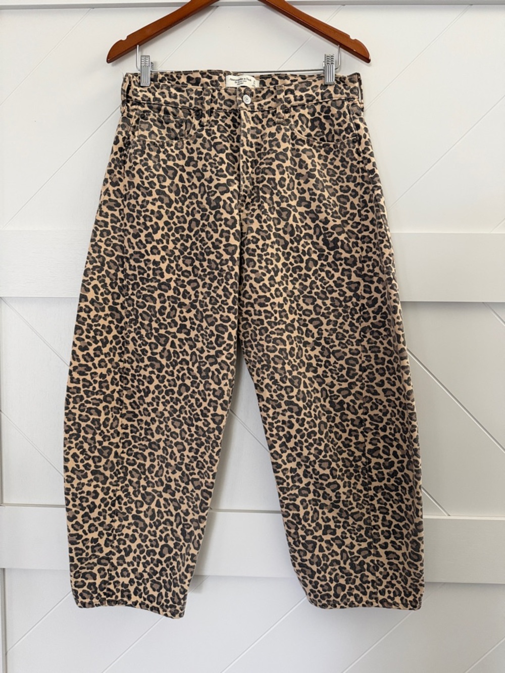 Abercrombie & Fitch - The Barrel Jeans Mid Rise - Leopard Print